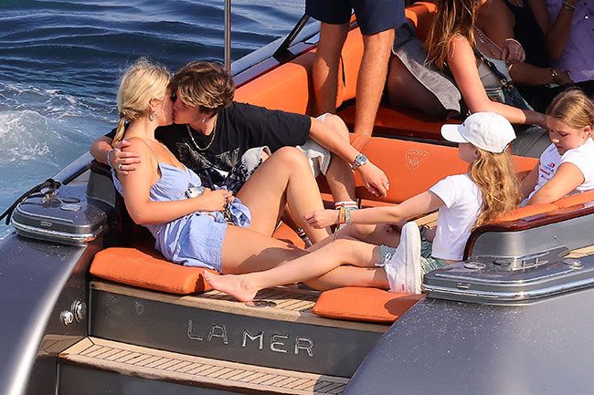 cruz beckham kissing girlfrend