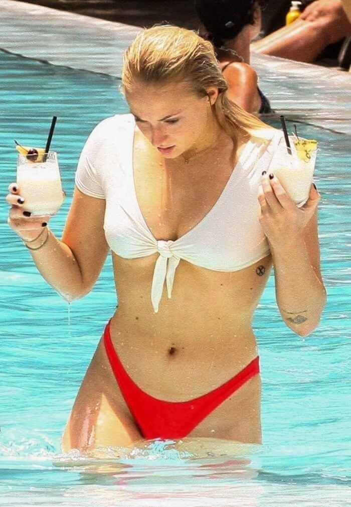 sophie turner hot wet body in bikini