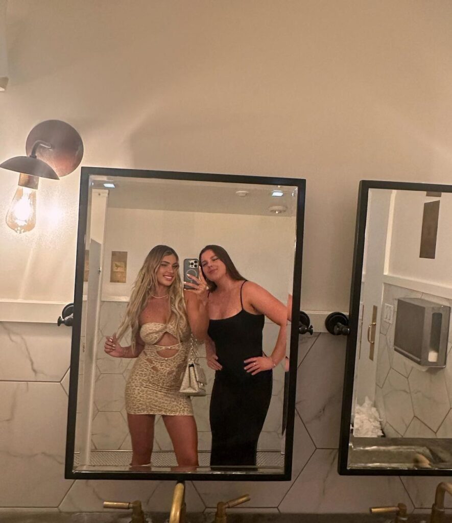 Andreea Dragoi takes a selfie with Ellie Shorten.