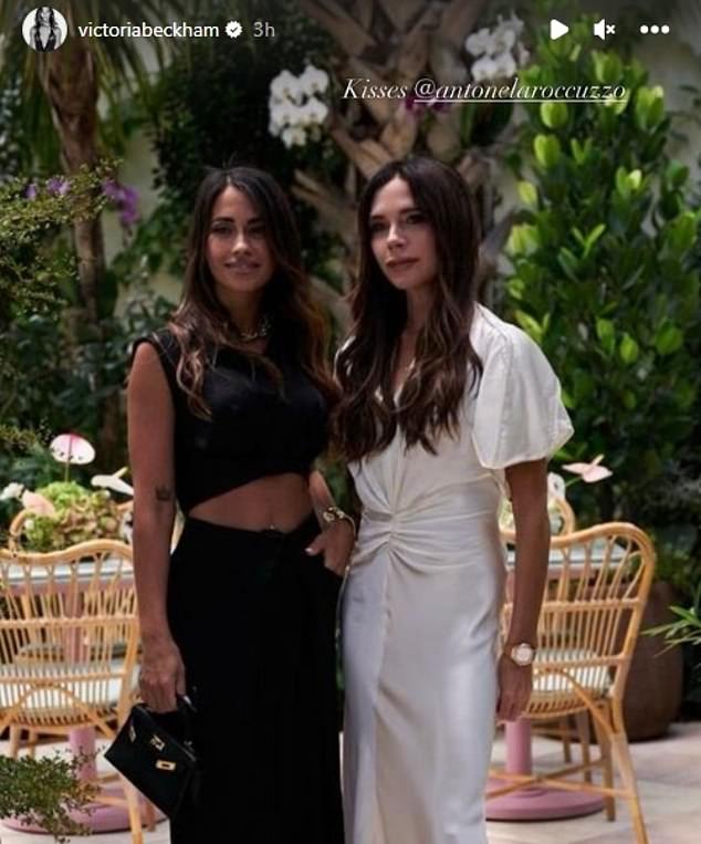 Antonela Roccuzzo (L) and Victoria Beckham (R) met up for a 'girls lunch' in Miami Saturday