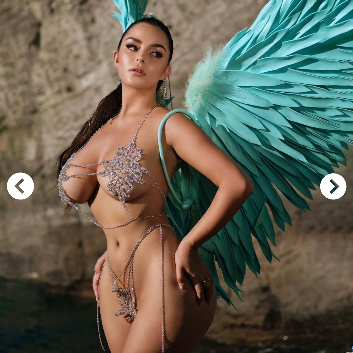 Ecstatic at the unbelievable beauty, Demi Rose is like a ʋivid painting full of vitality and attraction ‎