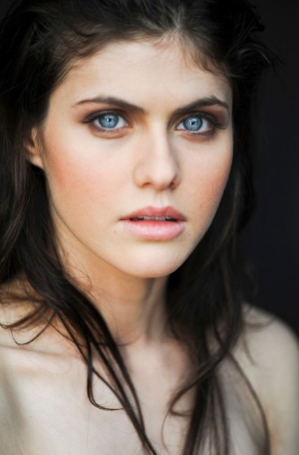 Alexandra Daddario hot actress face closeup