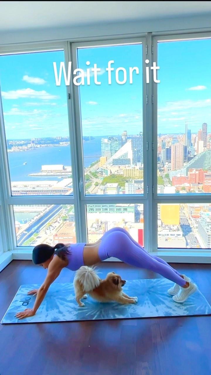 Jen Selter does yoga with her dog Gram