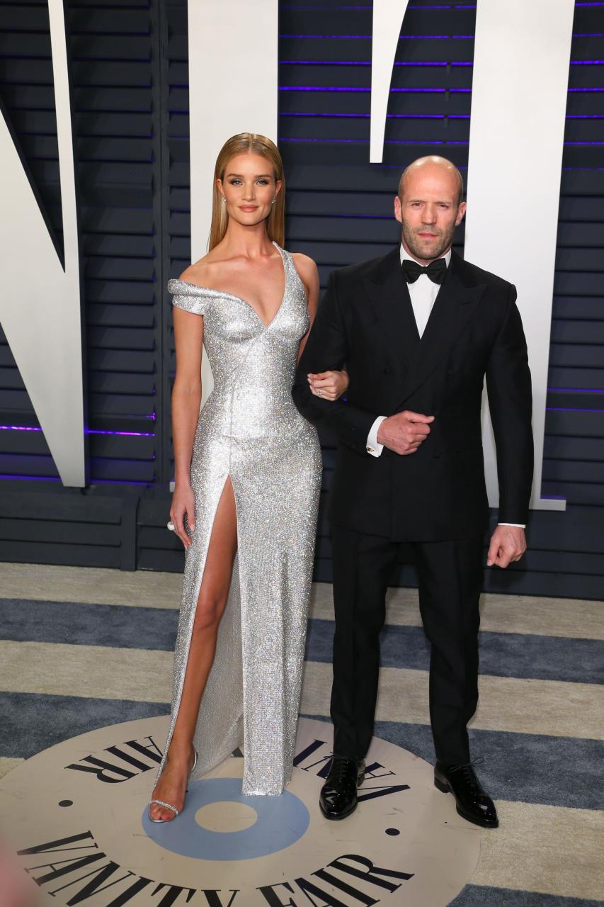  Rosie is engaged to Hollywood actor Jason Statham