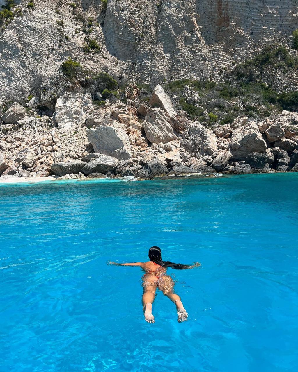 Rachel Bush In Her Striped Bikini Sizzles In Zakynthos