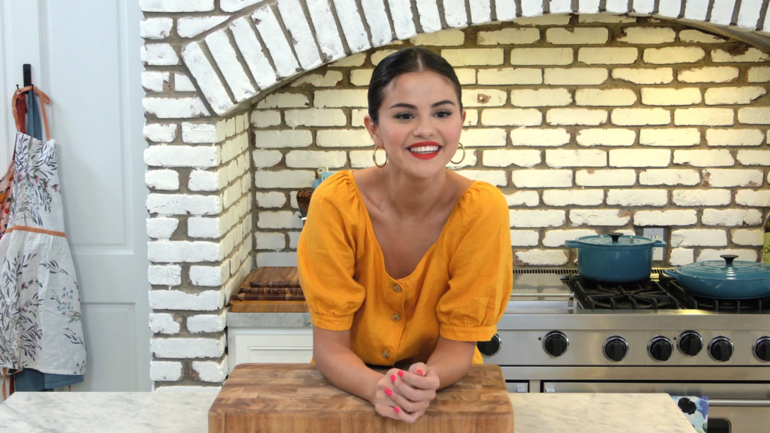 Selena Gomez Wears  Everlane Top on Selena + Chef | Teen Vogue