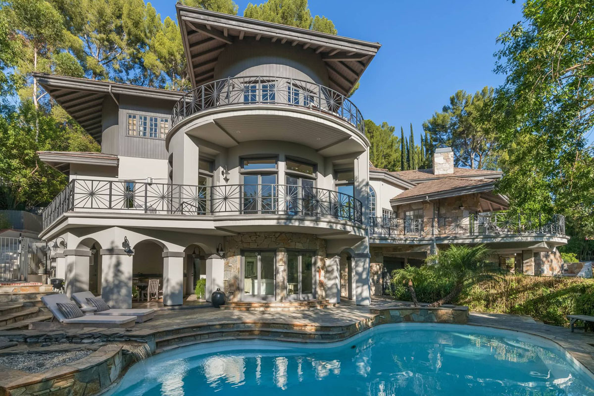 Inside Selena Gomez's Secluded Los Angeles Mansion