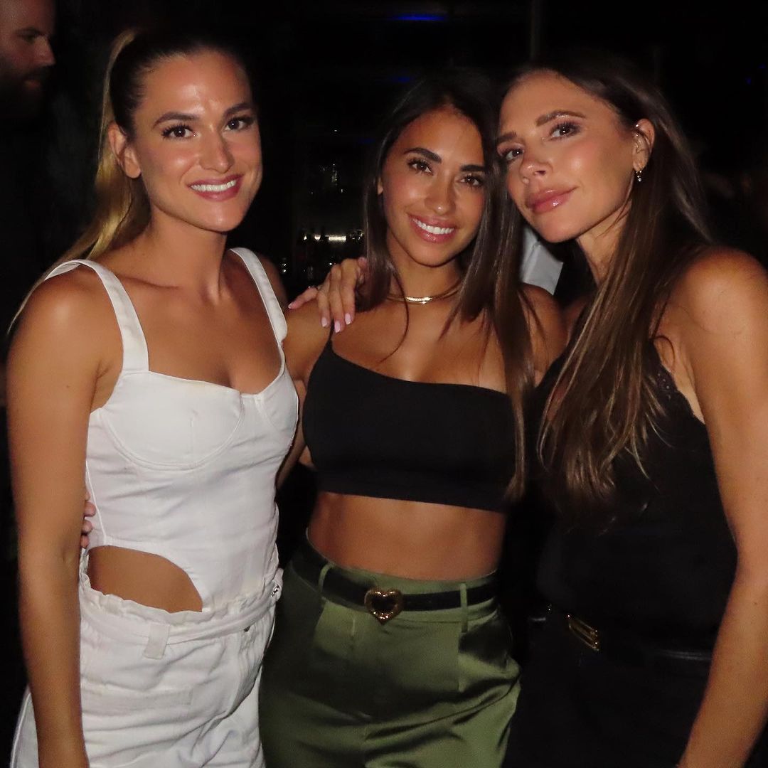 Victoria Beckham with friends at Miami Restaurant