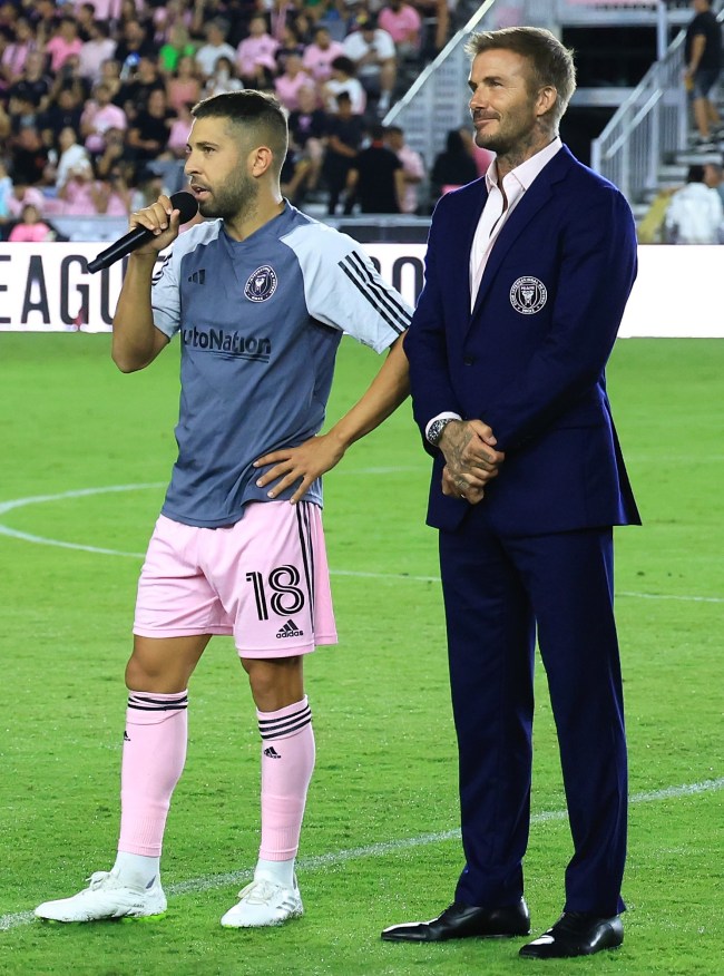 jordi alba, inter miami cf match, david beckham navy suit, david beckham inter miami cf, oxford shoes, black men's shoes, david beckham style