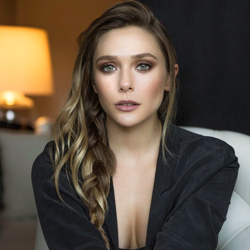 elizabeth olsen boobs