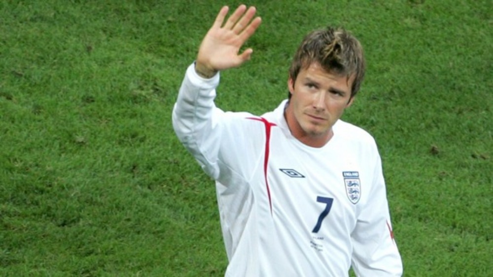 Tributes pour in as David Beckham quits football | ITV News