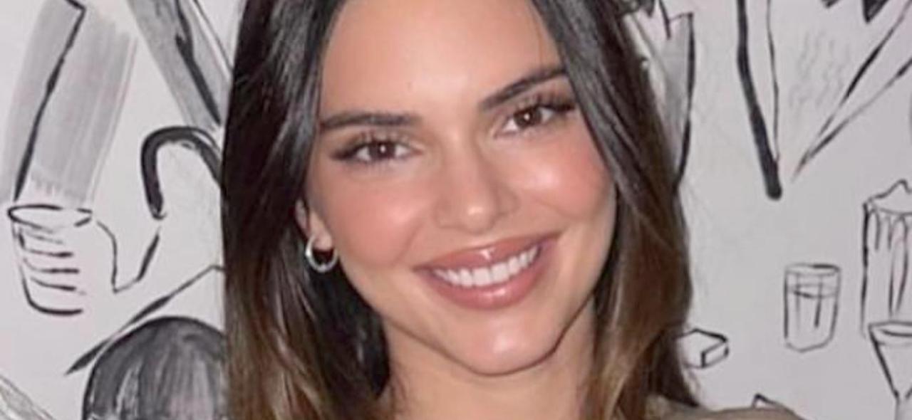 Kendall Jenner In Bathroom Bikini Shows Off Her Cowboy Hat