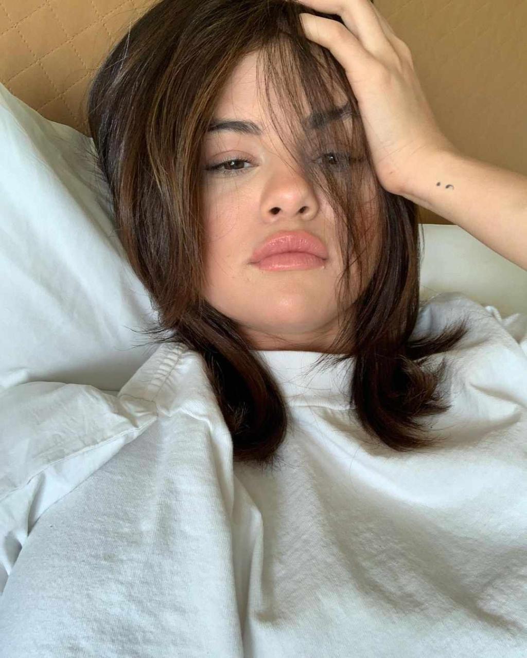 Selena Gomez's Latest Photo Dump Featured So Many Makeup-Free Photos