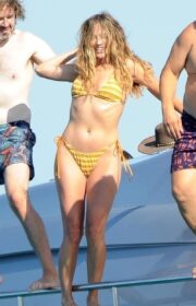 Sensual Margot Robbie Bikini Body on Vacation with her husband Tom Ackerley 2022