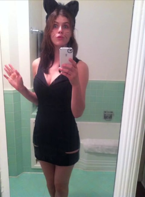 sexy selfie of hot Alexandra Daddario