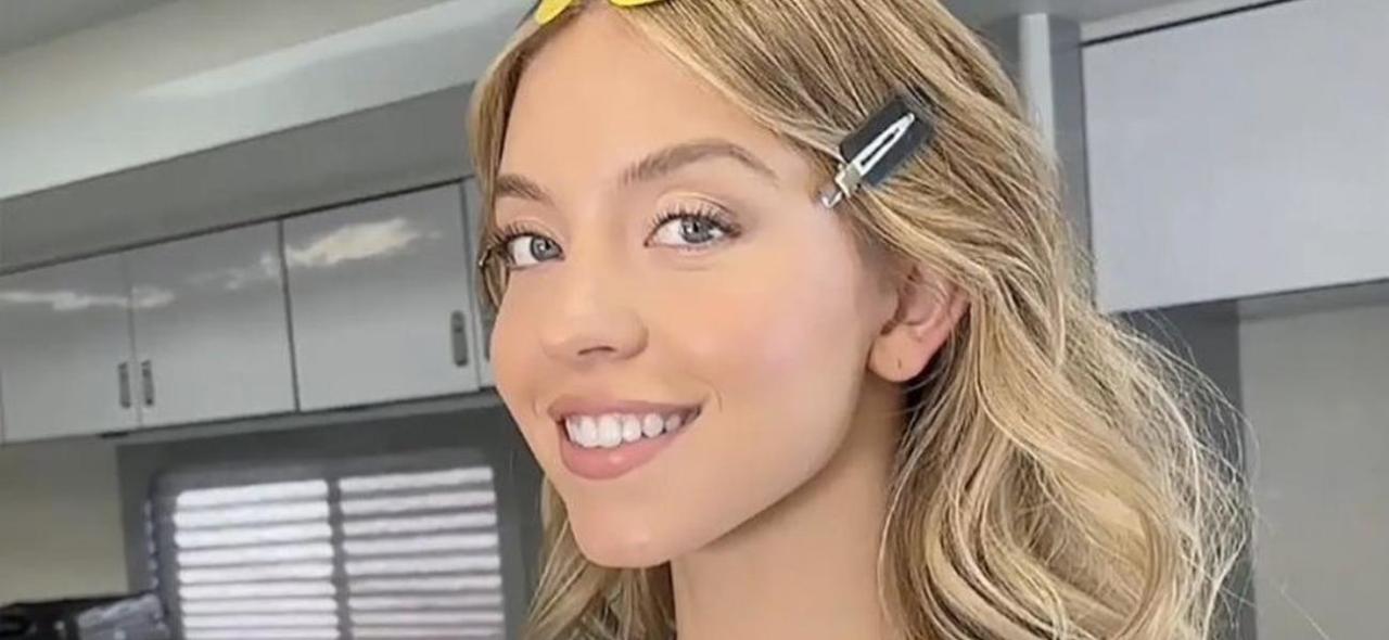 Sydney Sweeney In Plunging Bikini Is ‘Hotness Overloaded’