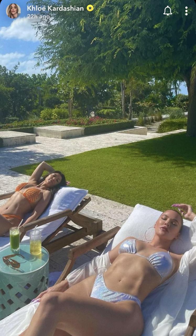 Khloe was on vacation with her sister Kourtney Kardashian