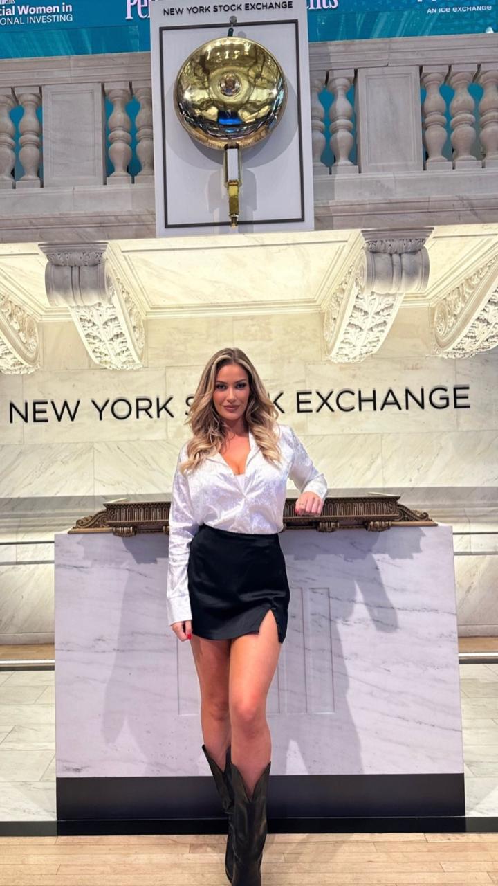 Paige Spiranac picked up plenty of gains from her 3.9m Instagram followers with this snap from the famous financial institution in Manhattan