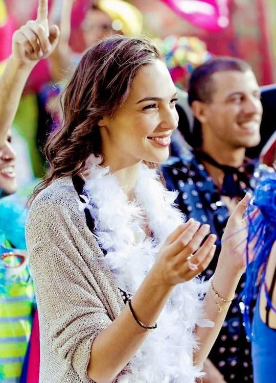 r/GalGadot - Gal looking so beautiful in 'The Goal'