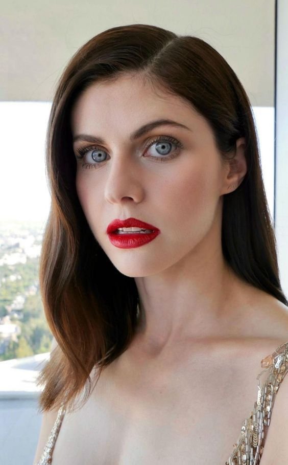 Alexandra Daddario Sєxy 