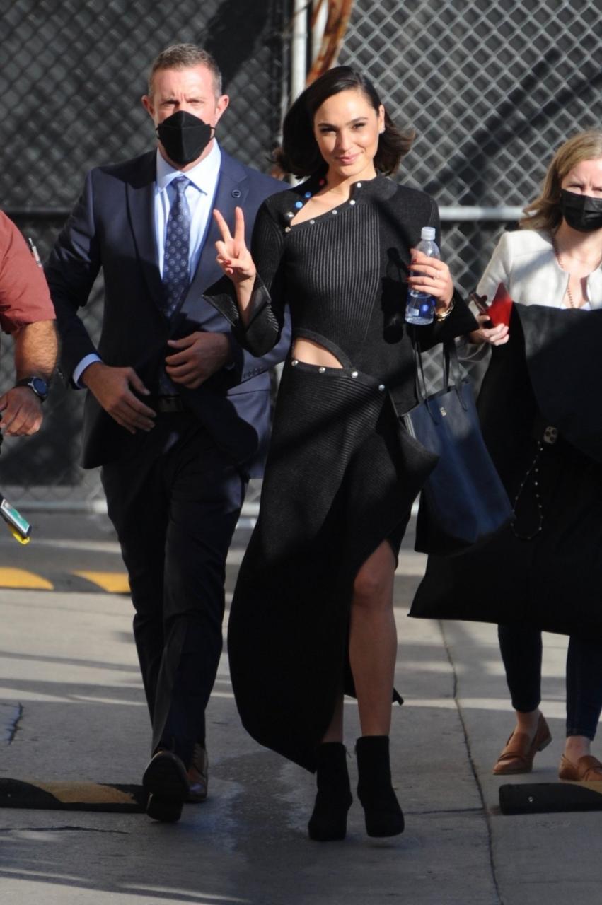 https://celebmafia.com/wp-content/uploads/2021/11/gal-gadot-at-the-el-capitan-entertainment-centre-for-jimmy-kimmel-in-hollywood-11-03-2021-0.jpg