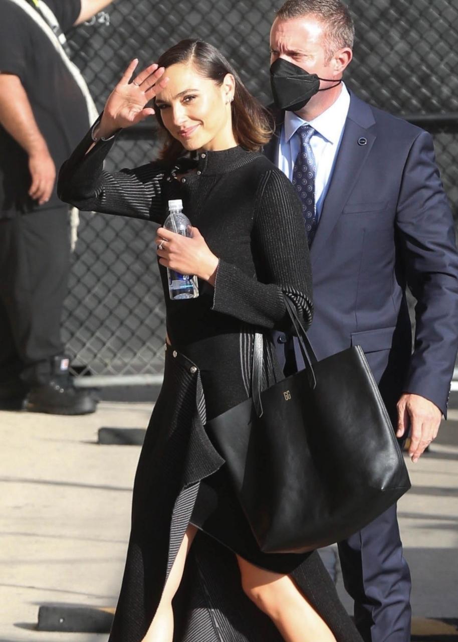 https://celebmafia.com/wp-content/uploads/2021/11/gal-gadot-at-the-el-capitan-entertainment-centre-for-jimmy-kimmel-in-hollywood-11-03-2021-1.jpg