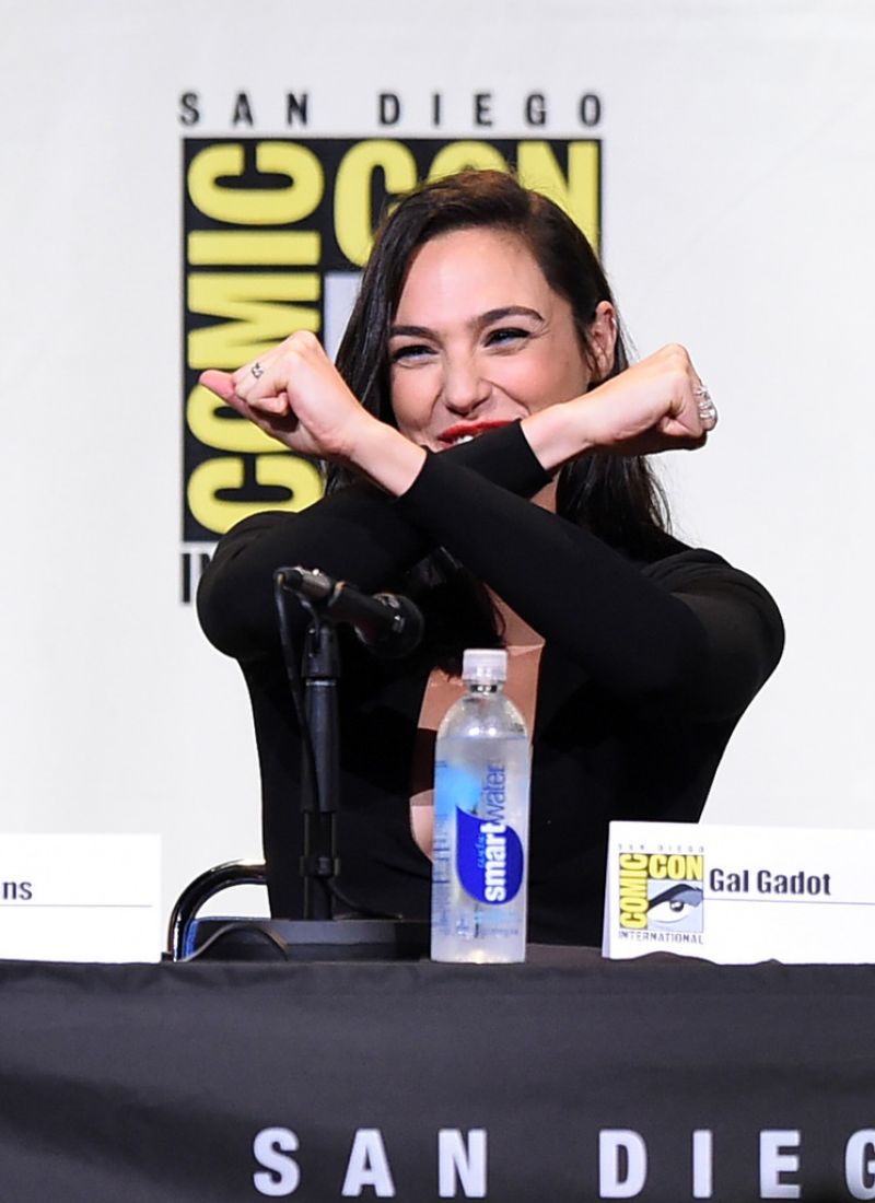 https://www.hawtcelebs.com/wp-content/uploads/2016/07/gal-gadot-at-warner-bros-panel-at-comic-con-in-san-diego-07-23-2016_3.jpg